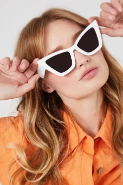 Cat-Eye Frame Sunglasses