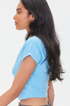 Chill Out Graphic Cropped Tee