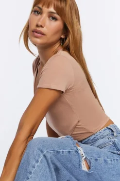 Crossover Cropped Tee