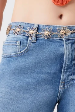 Cutout Flower Chain Belt