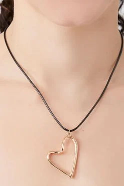 Cutout Heart Pendant Necklace