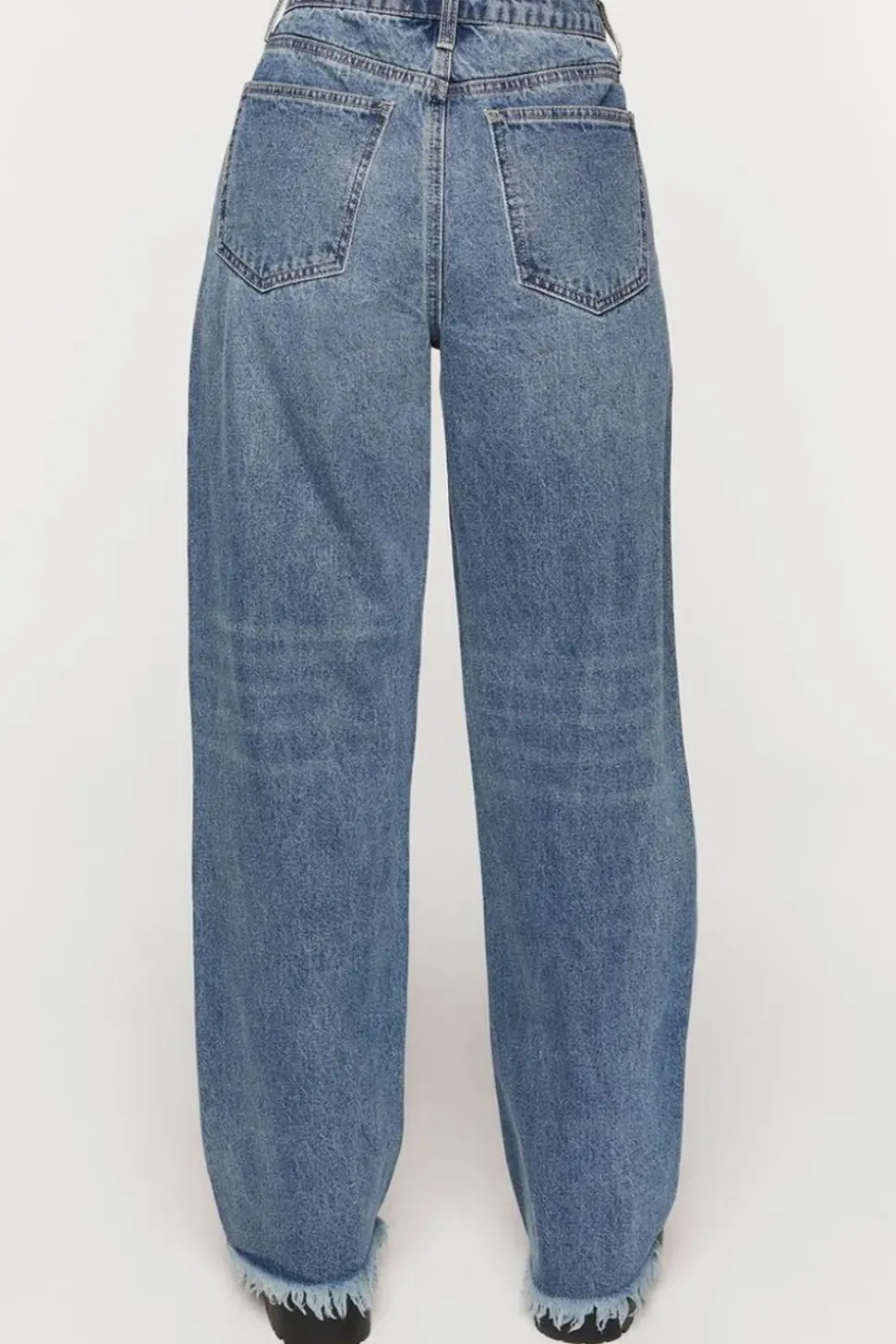 Distressed 90S-Fit Jeans