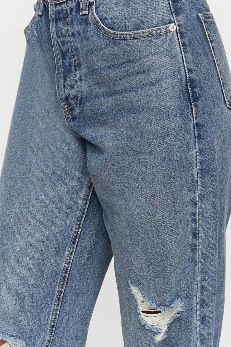 Distressed 90S-Fit Jeans
