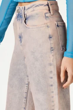 Distressed 90S-Fit Jeans