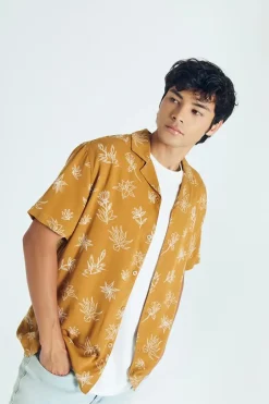 Floral Line Art Graphic Shirt