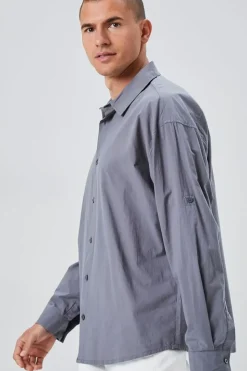 Long-Sleeve Buttoned Shirt