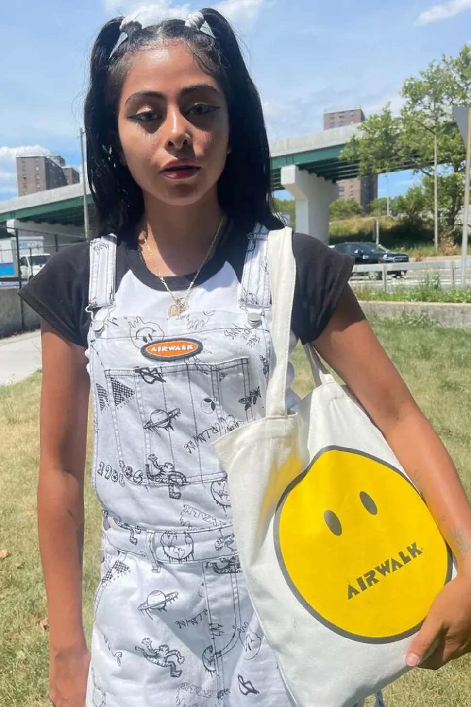 Men Airwalk Happy Face Tote Bag