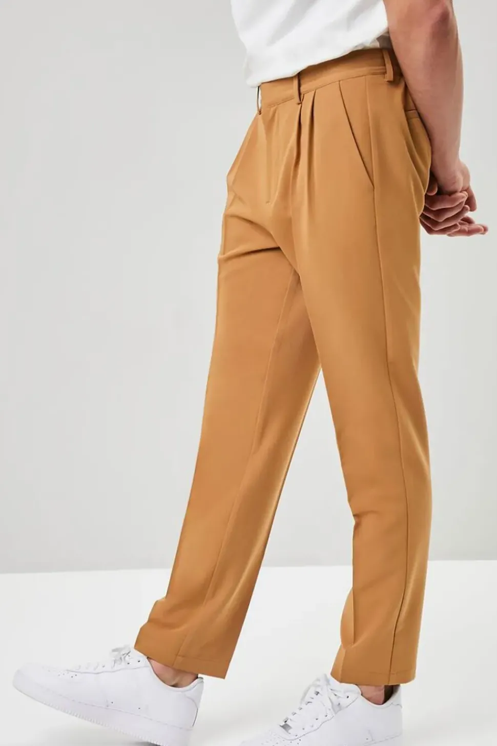 Pleated Tapered Pants