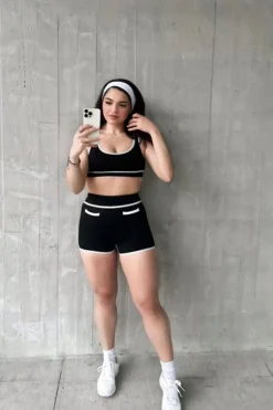 Seamless Contrast-Trim Sports Bra