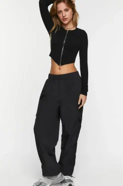 Seamless Zip-Up V-Hem Crop Top